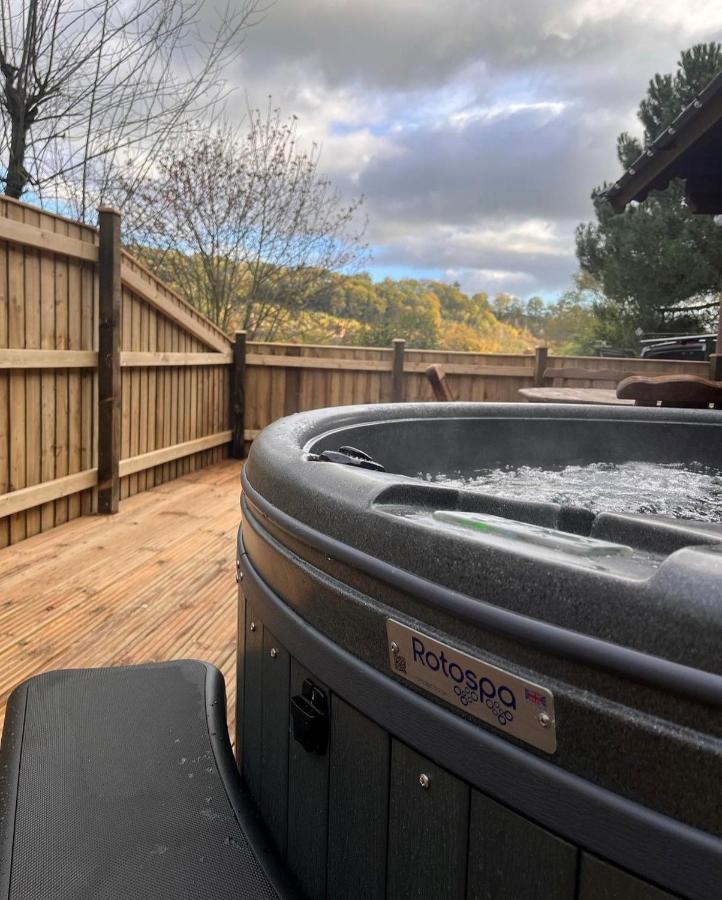 Апартаменты Countryside 3 Bedroom Log With Private Hot Tub - Ash Леминстер