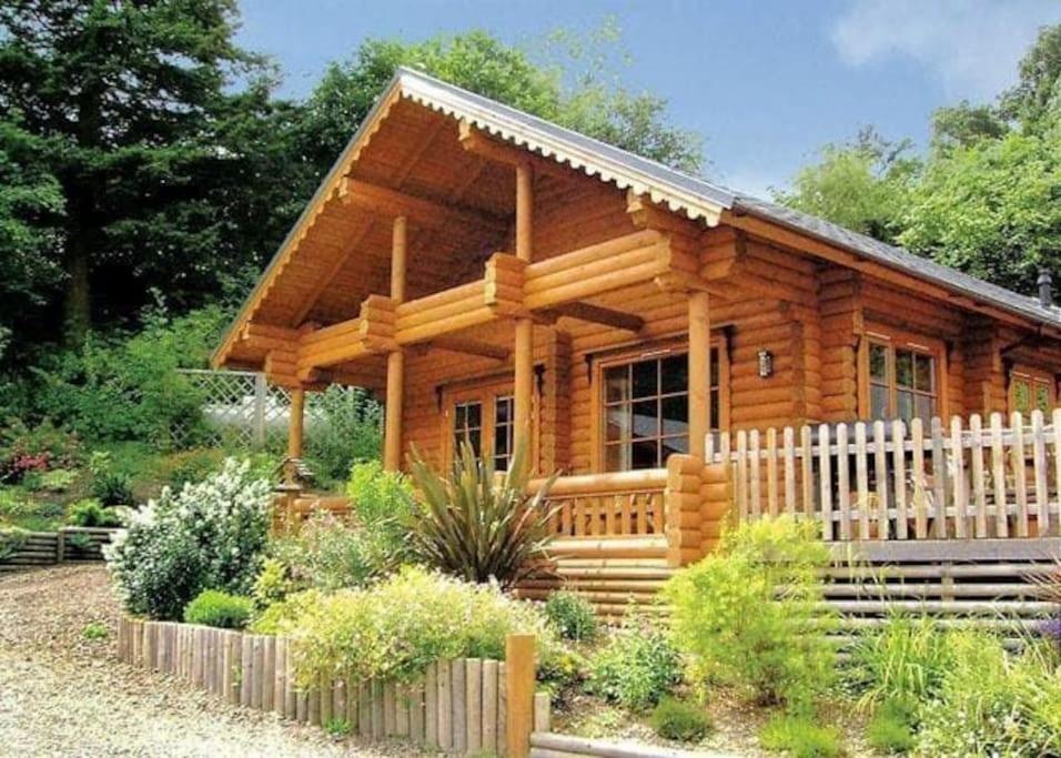 Апартаменты Countryside 3 Bedroom Log With Private Hot Tub - Ash
